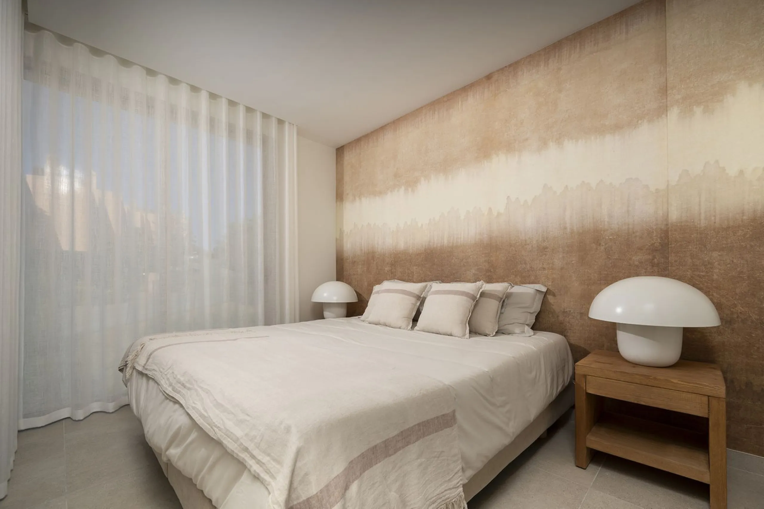 Amazing key ready 2-bedroom penthouse in La Cala de Mijas, boasting spectacular sea views. The upper level features a solarium with an outdoor kitchen and a jacuzzi. This boutique development prioritizes quality, functionality, and design, providing an ex