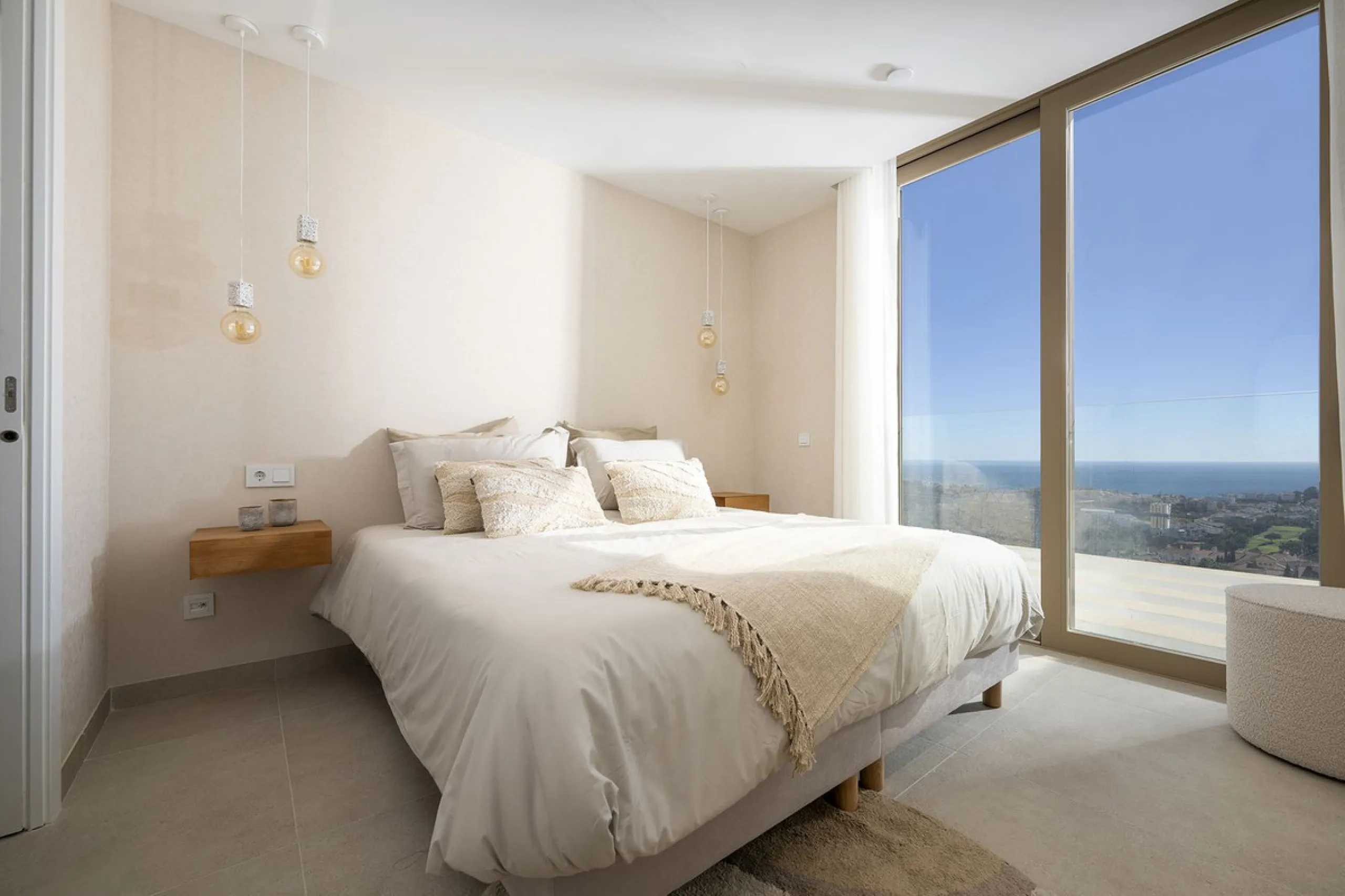 Amazing key ready 2-bedroom penthouse in La Cala de Mijas, boasting spectacular sea views. The upper level features a solarium with an outdoor kitchen and a jacuzzi. This boutique development prioritizes quality, functionality, and design, providing an ex