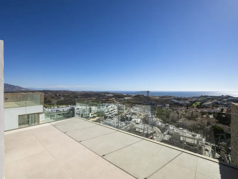 Amazing key ready 2-bedroom penthouse in La Cala de Mijas, boasting spectacular sea views. The upper level features a solarium with an outdoor kitchen and a jacuzzi. This boutique development prioritizes quality, functionality, and design, providing an ex