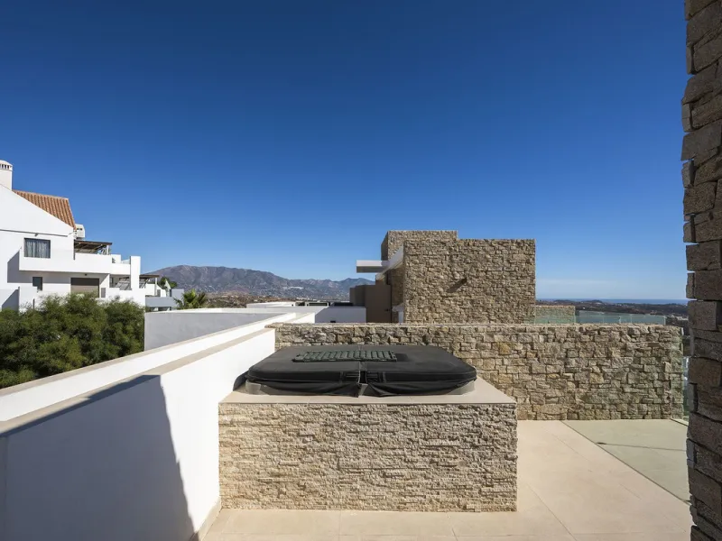 Amazing key ready 2-bedroom penthouse in La Cala de Mijas, boasting spectacular sea views. The upper level features a solarium with an outdoor kitchen and a jacuzzi. This boutique development prioritizes quality, functionality, and design, providing an ex