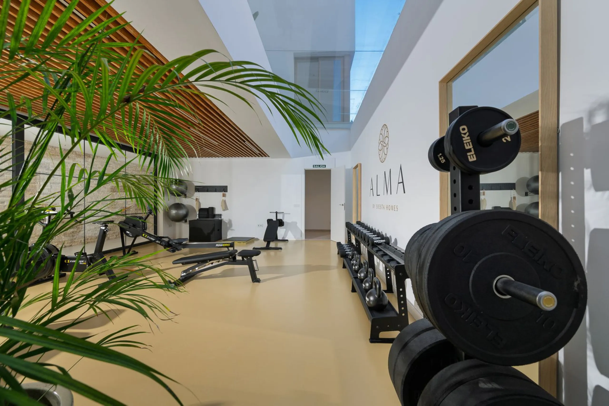 Amazing key ready 2-bedroom penthouse in La Cala de Mijas, boasting spectacular sea views. The upper level features a solarium with an outdoor kitchen and a jacuzzi. This boutique development prioritizes quality, functionality, and design, providing an ex