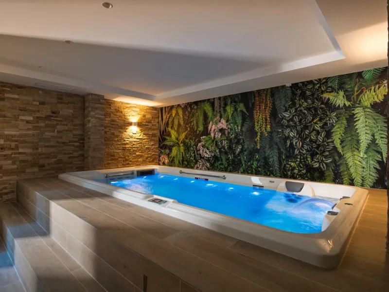 Amazing key ready 2-bedroom penthouse in La Cala de Mijas, boasting spectacular sea views. The upper level features a solarium with an outdoor kitchen and a jacuzzi. This boutique development prioritizes quality, functionality, and design, providing an ex