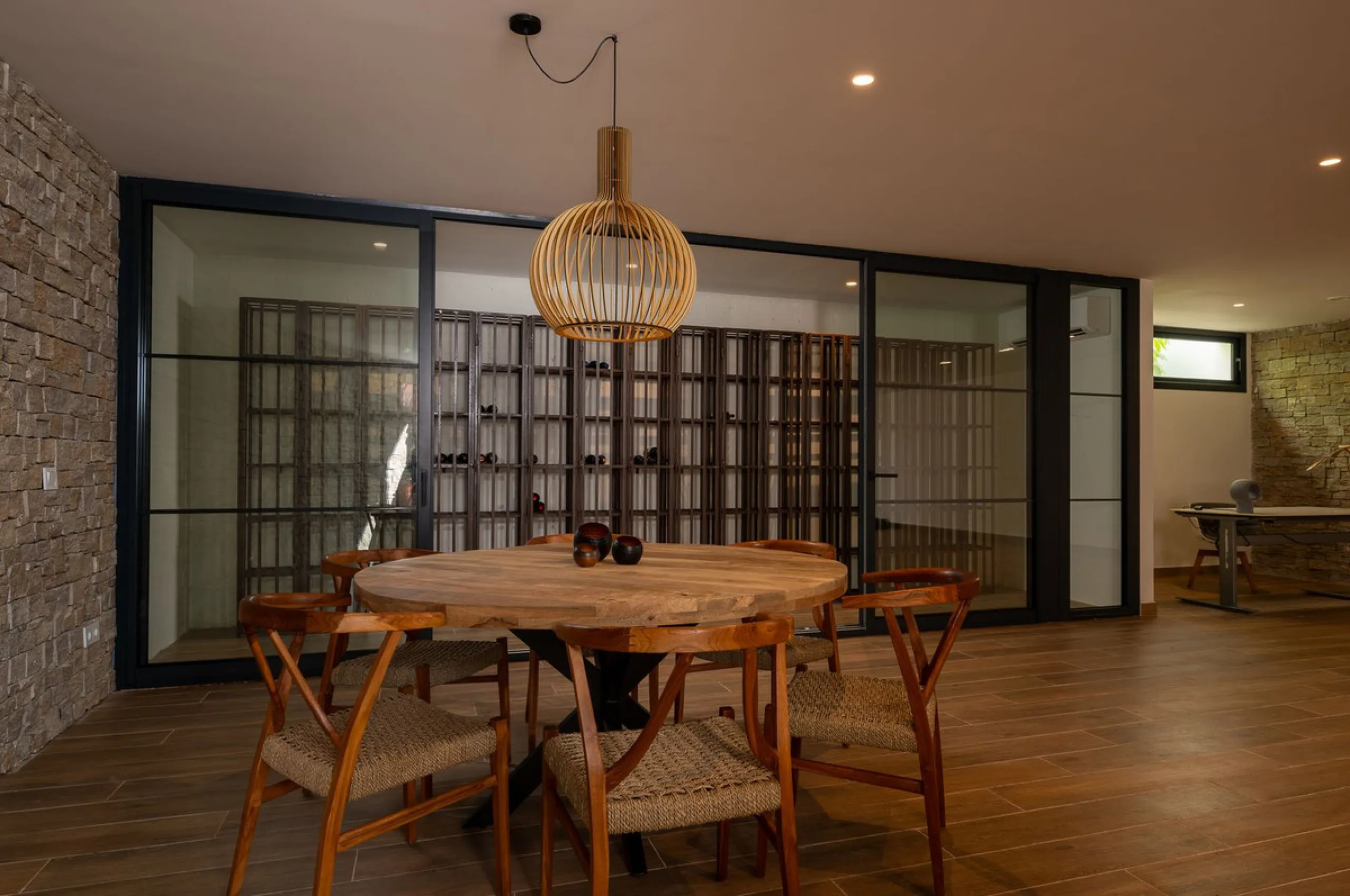 Amazing key ready 2-bedroom penthouse in La Cala de Mijas, boasting spectacular sea views. The upper level features a solarium with an outdoor kitchen and a jacuzzi. This boutique development prioritizes quality, functionality, and design, providing an ex