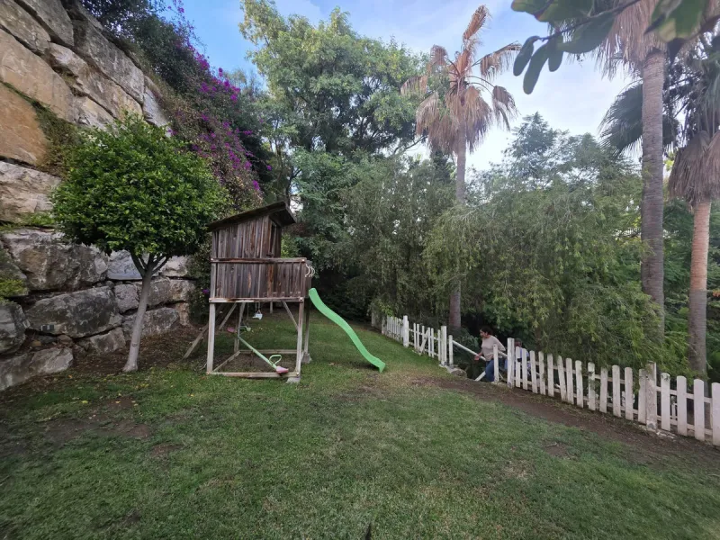 Investment Opportunity in El Paraíso, Benahavís