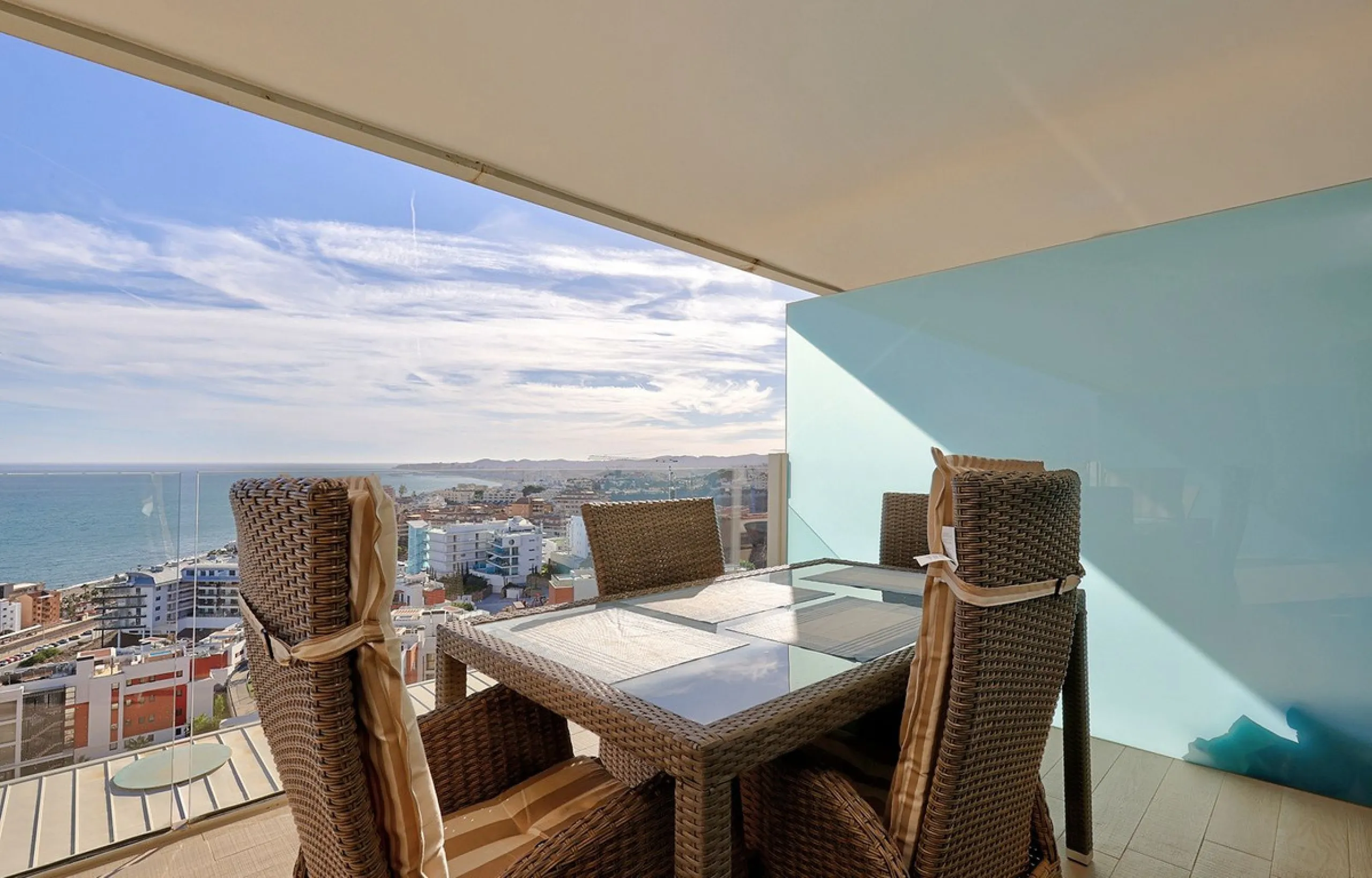 Apartment - Middle Floor Apartment в продаже в Fuengirola, Málaga. В доме 2 спален и 2 ванных комнат. Площадь дома 83 м²