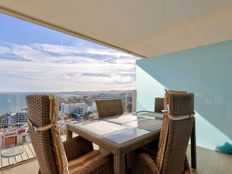 Apartment - Middle Floor Apartment в продаже в Fuengirola, Málaga. В доме 2 спален и 2 ванных комнат. Площадь дома 83 м²