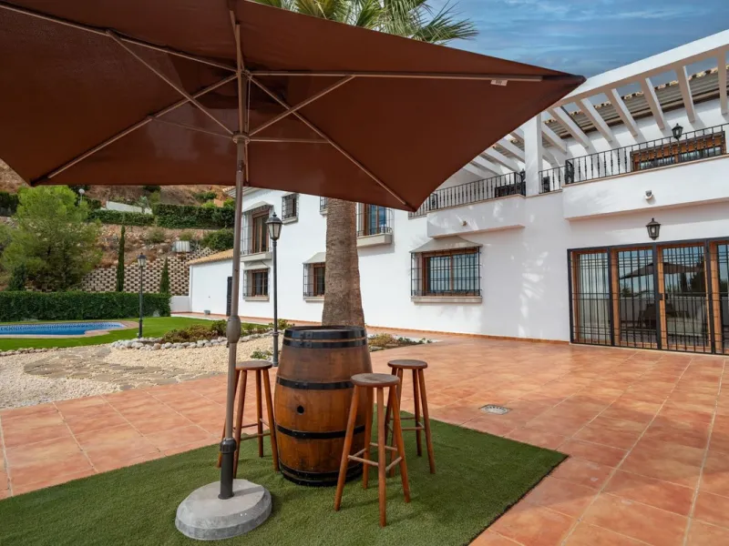 House - Detached Villa в продаже в Málaga, Málaga. В доме 5 спален и 4 ванных комнат. Площадь дома 350 м²