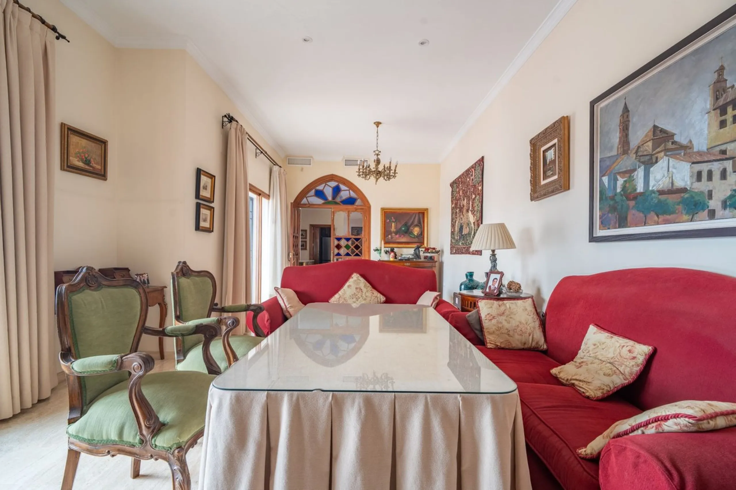 House - Detached Villa в продаже в Málaga, Málaga. В доме 5 спален и 4 ванных комнат. Площадь дома 350 м²