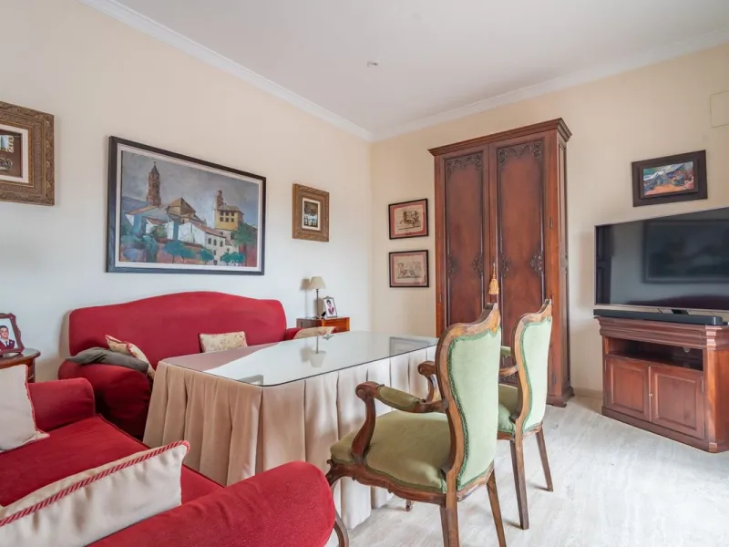 House - Detached Villa в продаже в Málaga, Málaga. В доме 5 спален и 4 ванных комнат. Площадь дома 350 м²