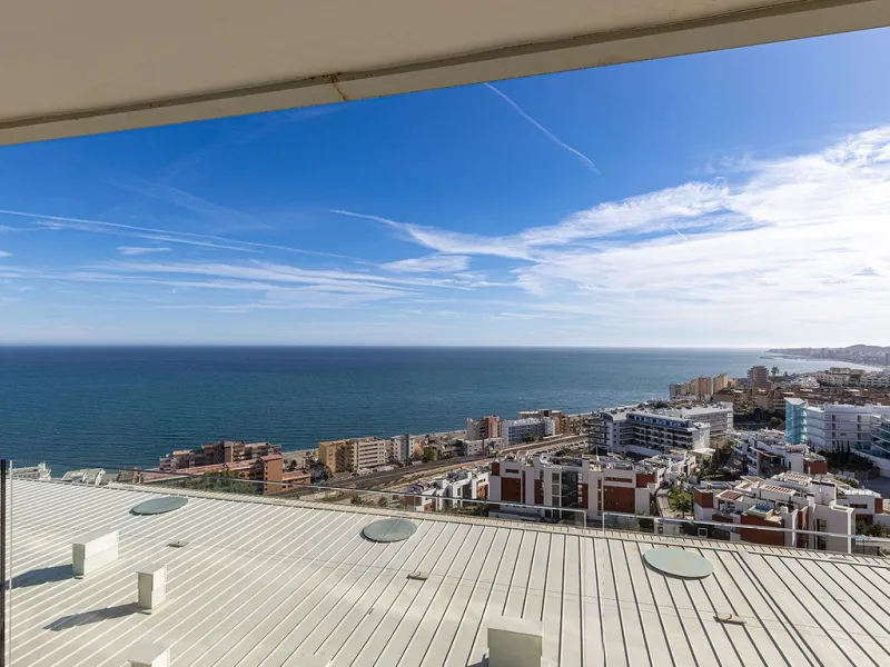 Apartment - Middle Floor Apartment в продаже в Fuengirola, Málaga. В доме 2 спален и 2 ванных комнат. Площадь дома 83 м²