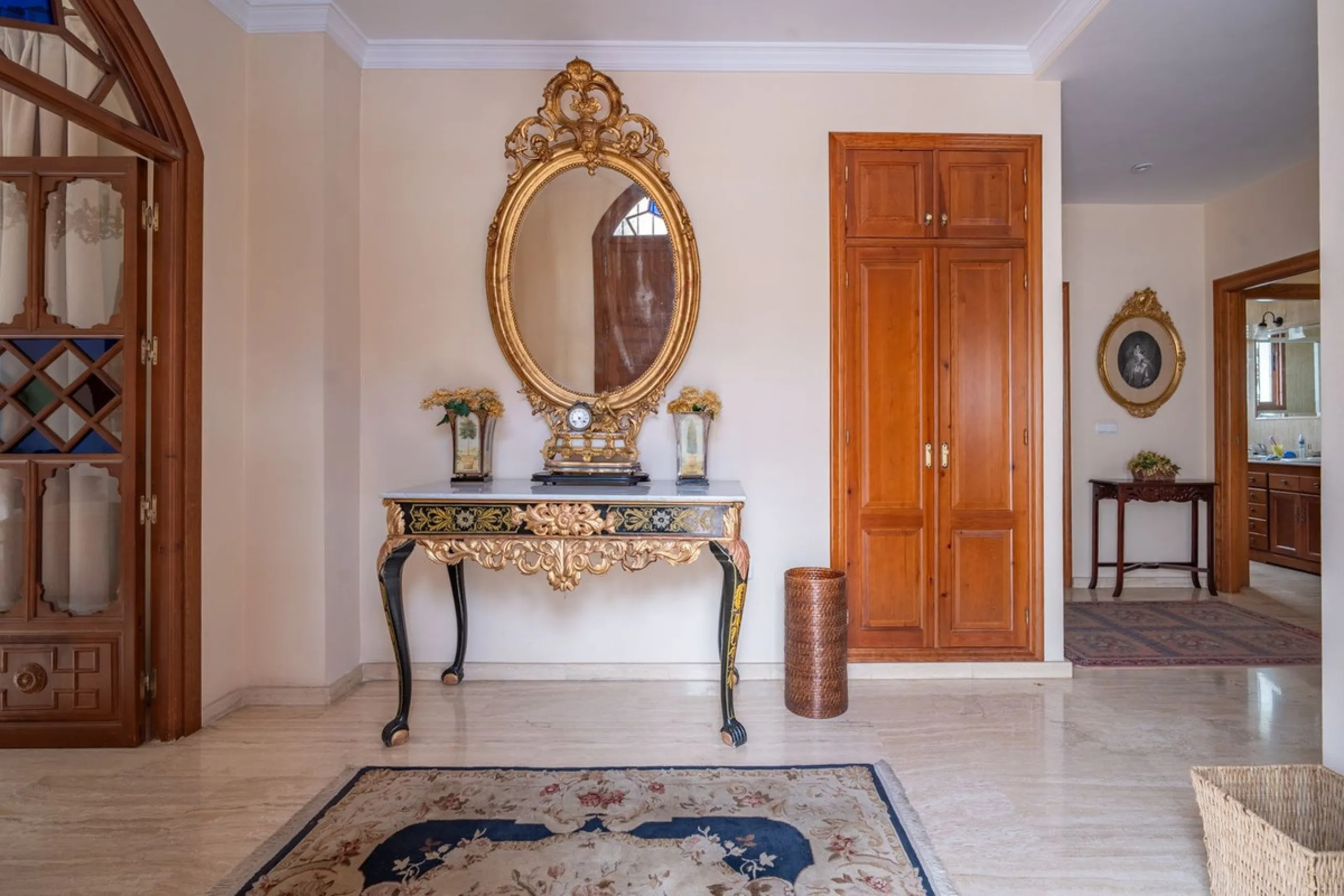 House - Detached Villa в продаже в Málaga, Málaga. В доме 5 спален и 4 ванных комнат. Площадь дома 350 м²