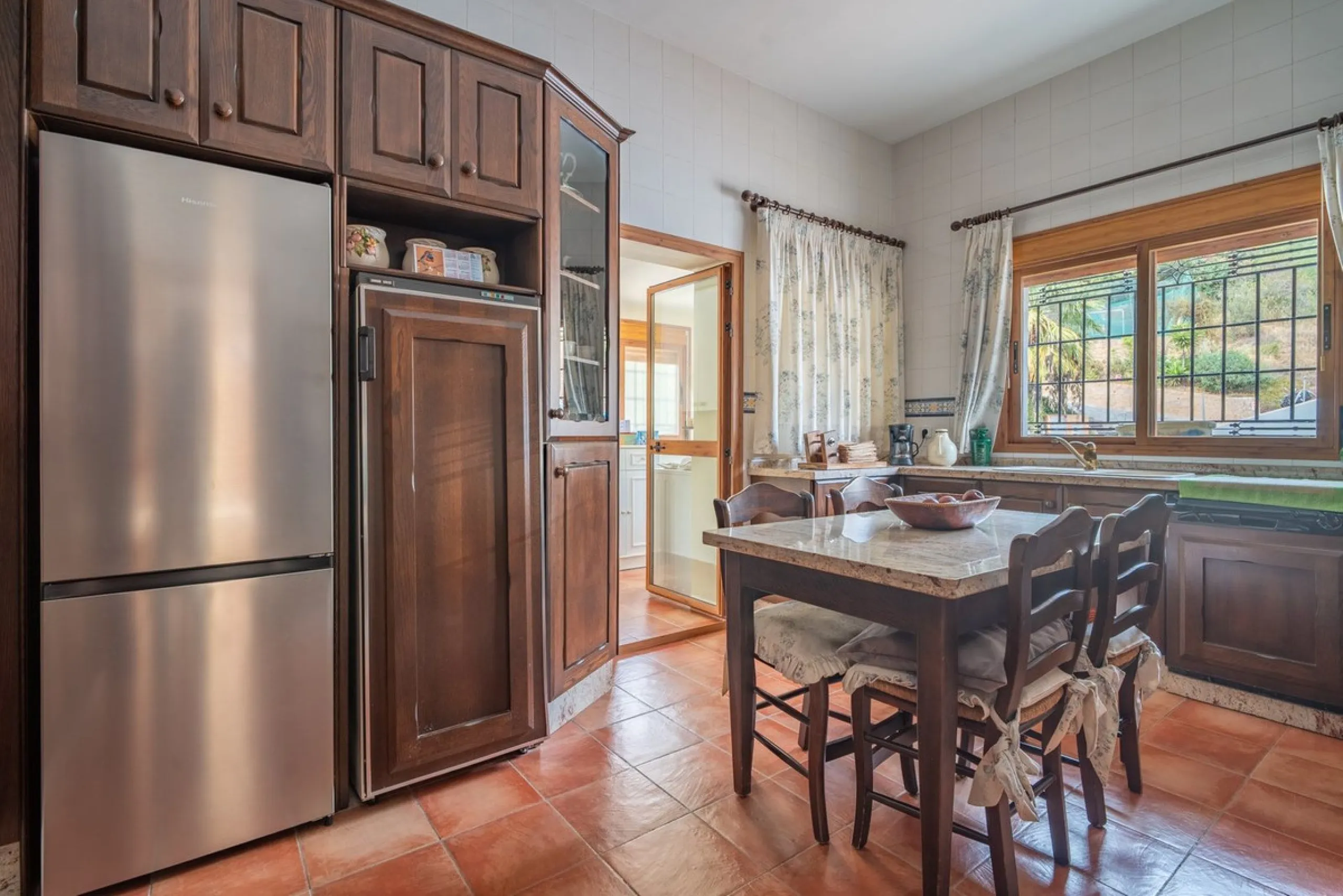 House - Detached Villa в продаже в Málaga, Málaga. В доме 5 спален и 4 ванных комнат. Площадь дома 350 м²