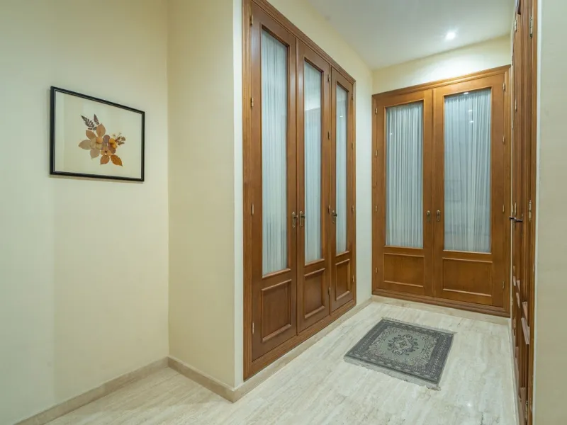 House - Detached Villa в продаже в Málaga, Málaga. В доме 5 спален и 4 ванных комнат. Площадь дома 350 м²