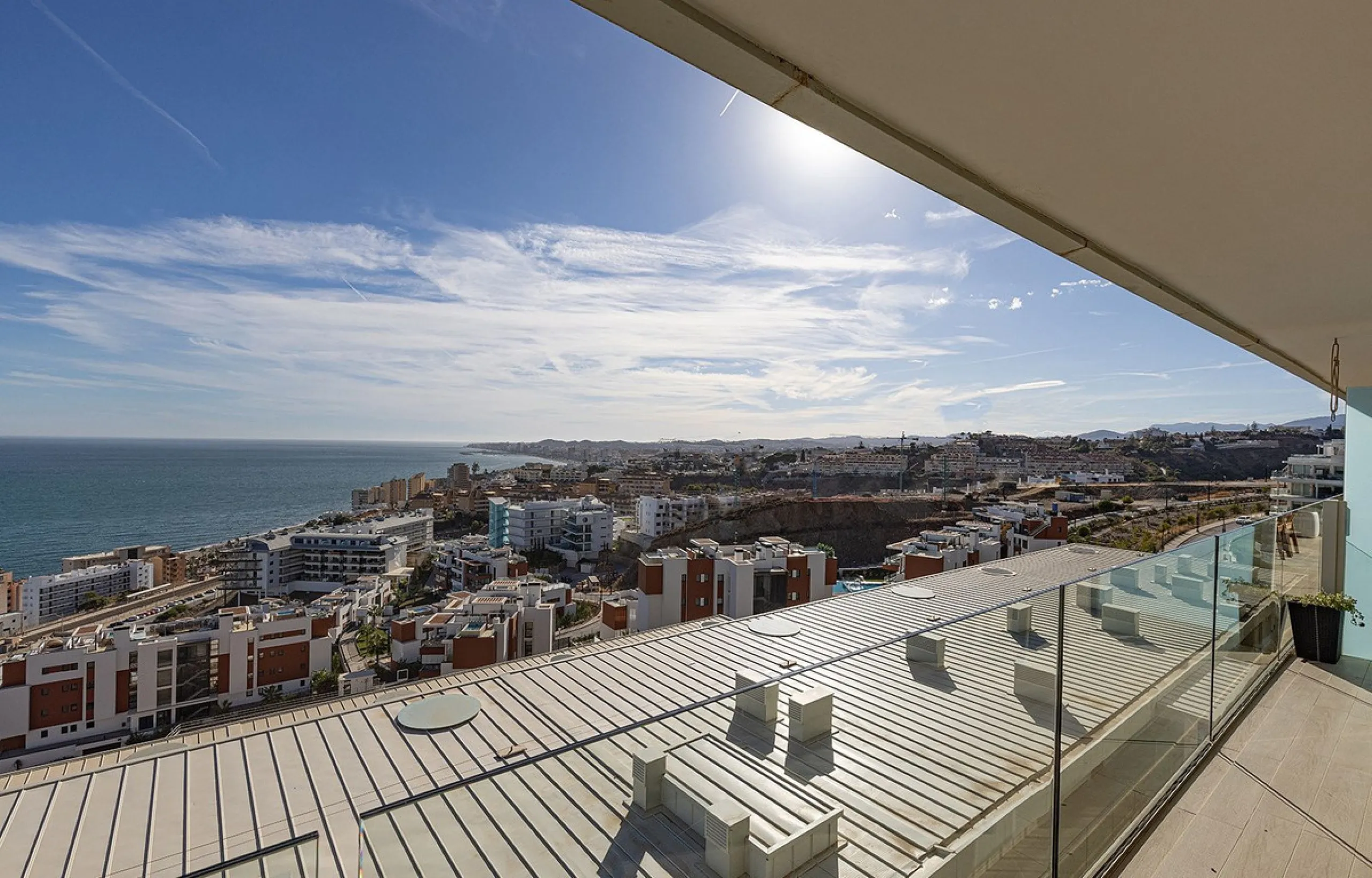 Apartment - Middle Floor Apartment в продаже в Fuengirola, Málaga. В доме 2 спален и 2 ванных комнат. Площадь дома 83 м²
