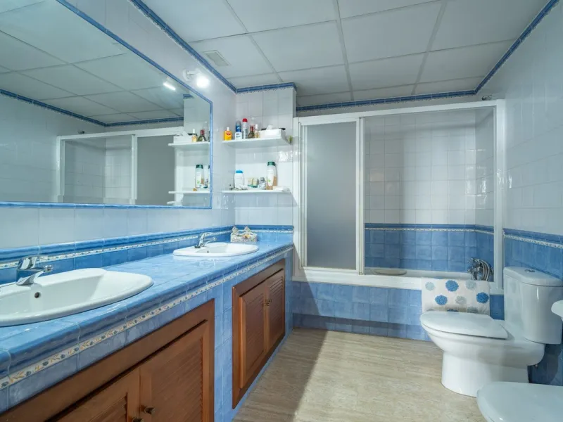 House - Detached Villa в продаже в Málaga, Málaga. В доме 5 спален и 4 ванных комнат. Площадь дома 350 м²