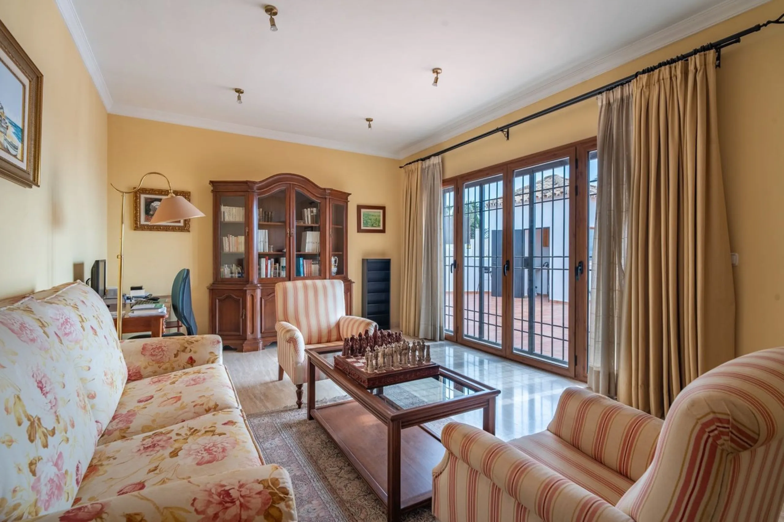 House - Detached Villa в продаже в Málaga, Málaga. В доме 5 спален и 4 ванных комнат. Площадь дома 350 м²