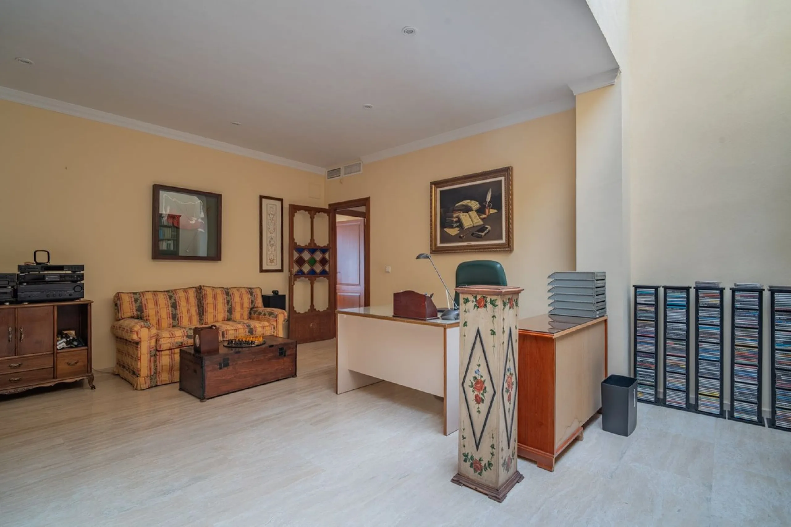 House - Detached Villa в продаже в Málaga, Málaga. В доме 5 спален и 4 ванных комнат. Площадь дома 350 м²