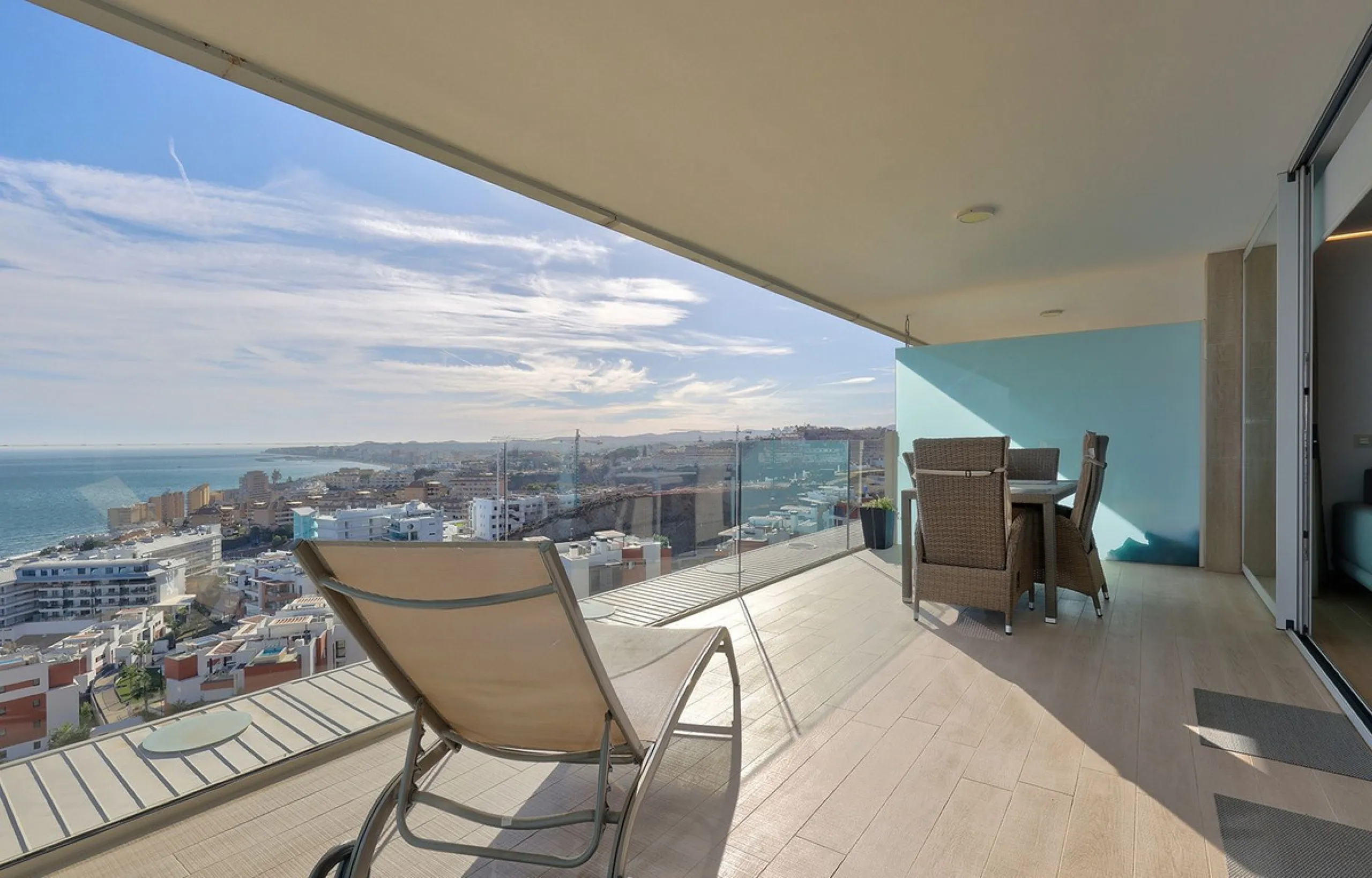 Apartment - Middle Floor Apartment в продаже в Fuengirola, Málaga. В доме 2 спален и 2 ванных комнат. Площадь дома 83 м²