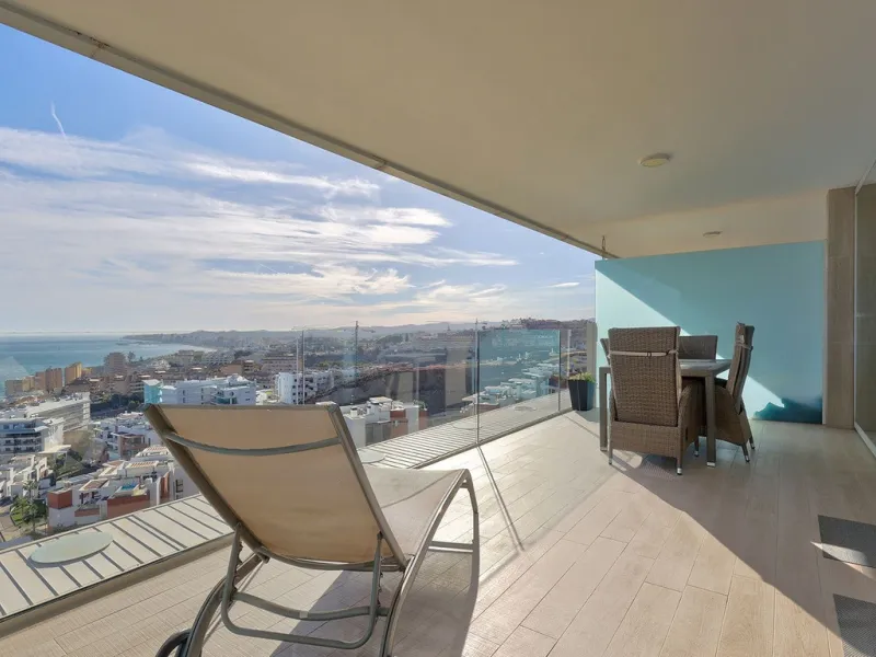 Apartment - Middle Floor Apartment в продаже в Fuengirola, Málaga. В доме 2 спален и 2 ванных комнат. Площадь дома 83 м²
