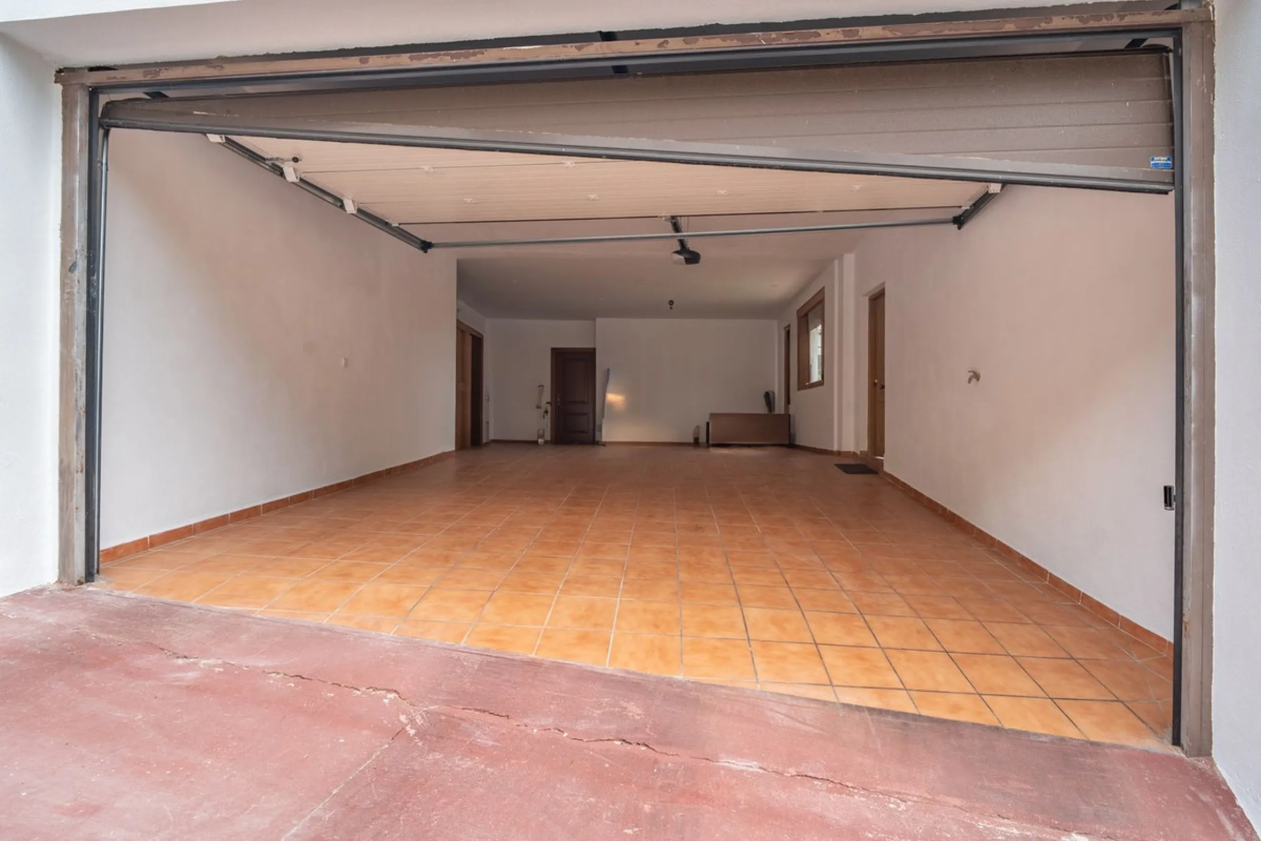 House - Detached Villa в продаже в Málaga, Málaga. В доме 5 спален и 4 ванных комнат. Площадь дома 350 м²