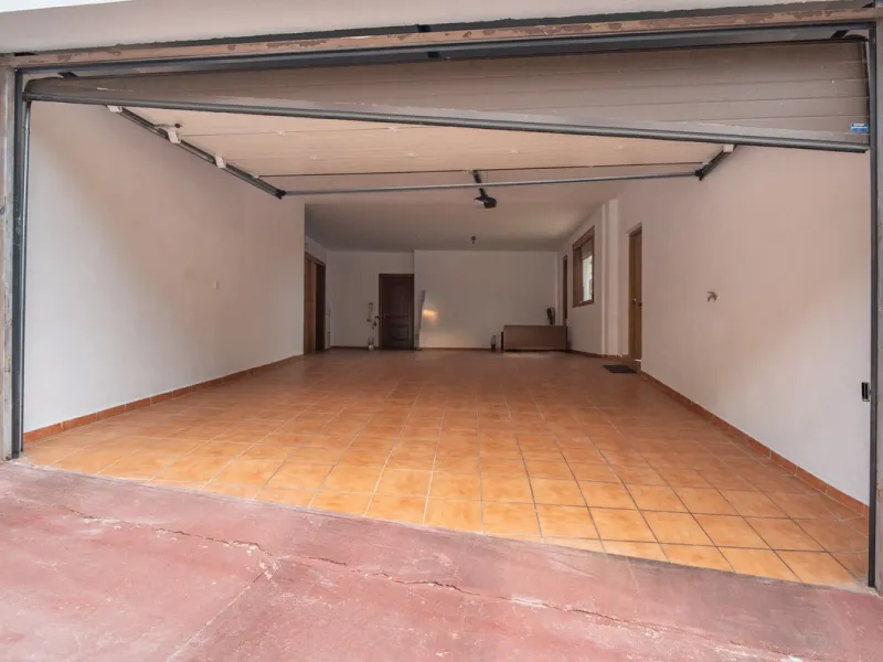 House - Detached Villa в продаже в Málaga, Málaga. В доме 5 спален и 4 ванных комнат. Площадь дома 350 м²
