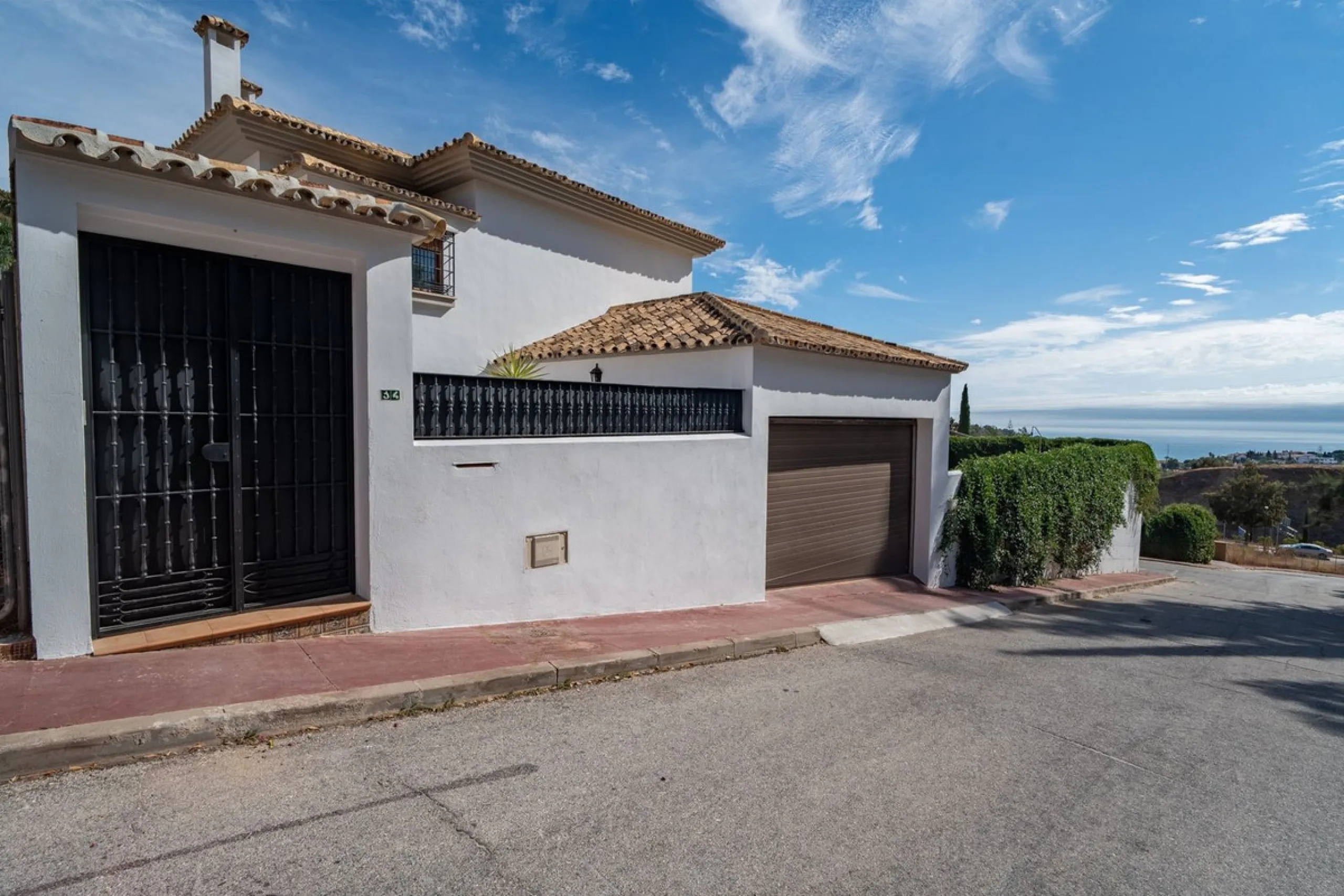 House - Detached Villa в продаже в Málaga, Málaga. В доме 5 спален и 4 ванных комнат. Площадь дома 350 м²