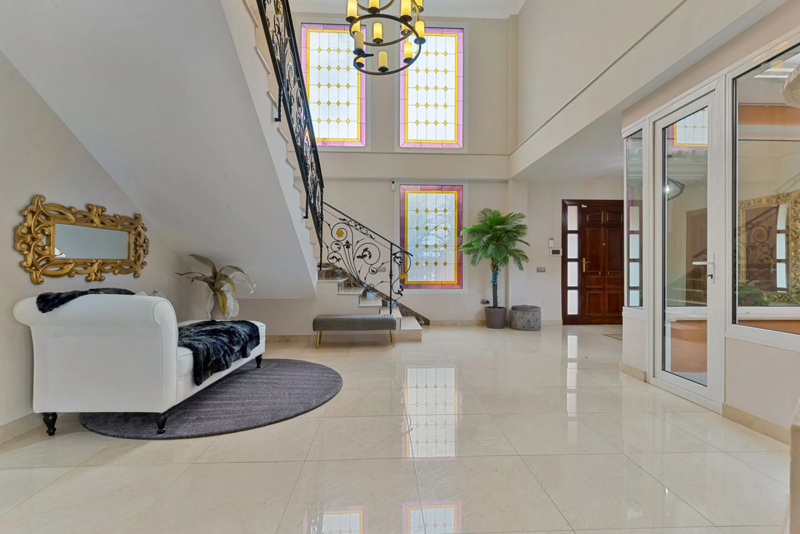 House - Detached Villa в продаже в Benalmadena, Málaga. В доме 6 спален и 5 ванных комнат. Площадь дома 658 м². Площадь участка 1510 м²