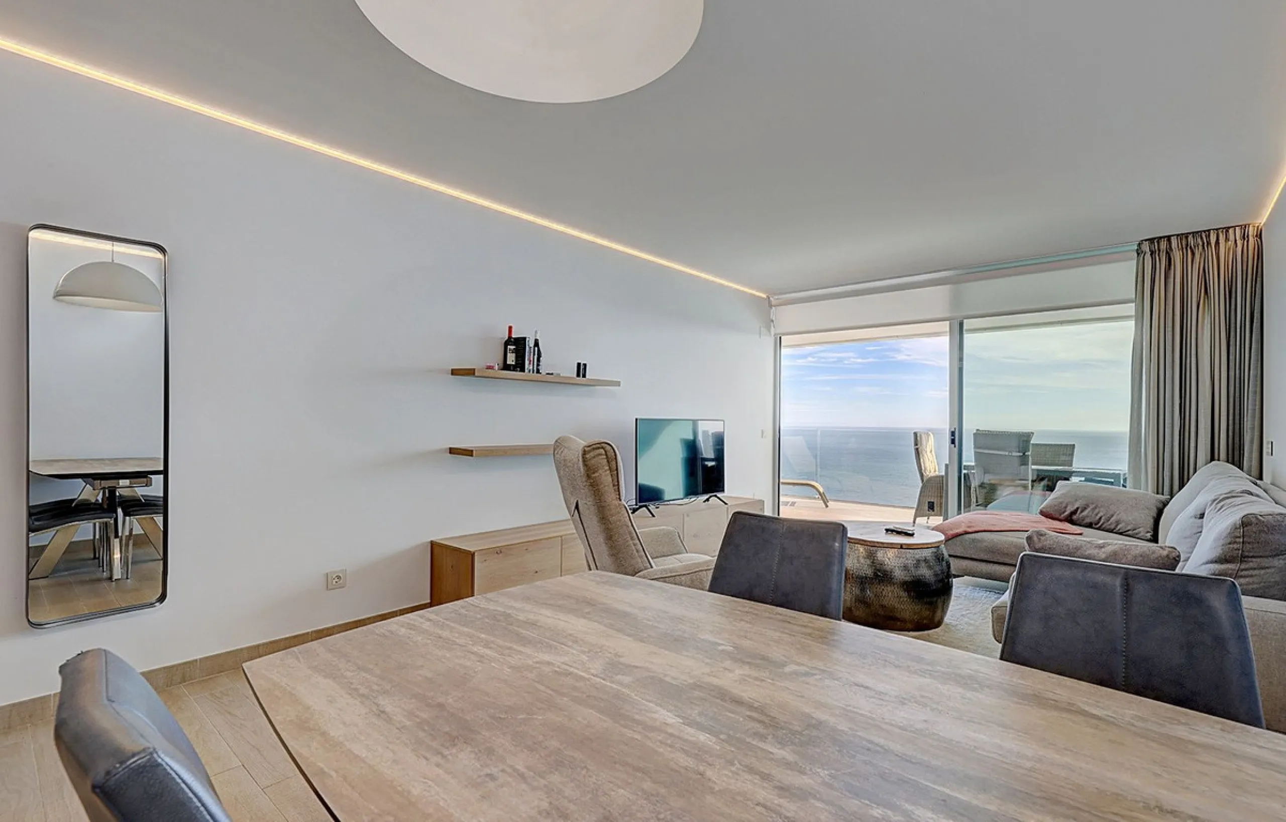 Apartment - Middle Floor Apartment в продаже в Fuengirola, Málaga. В доме 2 спален и 2 ванных комнат. Площадь дома 83 м²