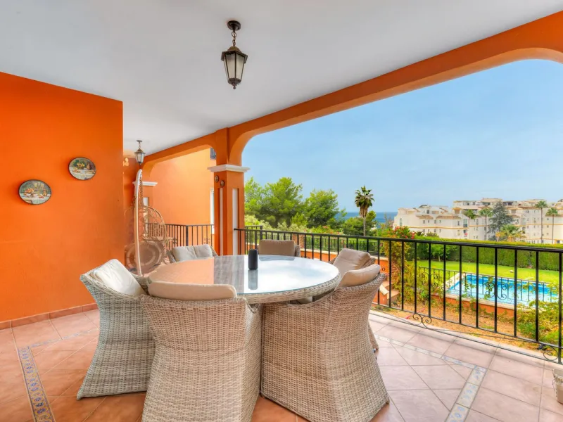 House - Detached Villa в продаже в Benalmadena, Málaga. В доме 6 спален и 5 ванных комнат. Площадь дома 658 м². Площадь участка 1510 м²