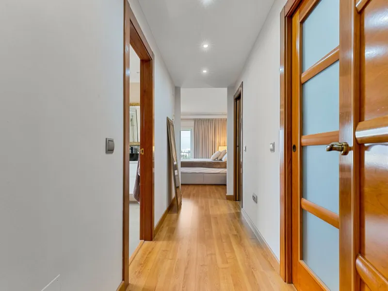 House - Detached Villa в продаже в Benalmadena, Málaga. В доме 6 спален и 5 ванных комнат. Площадь дома 658 м². Площадь участка 1510 м²