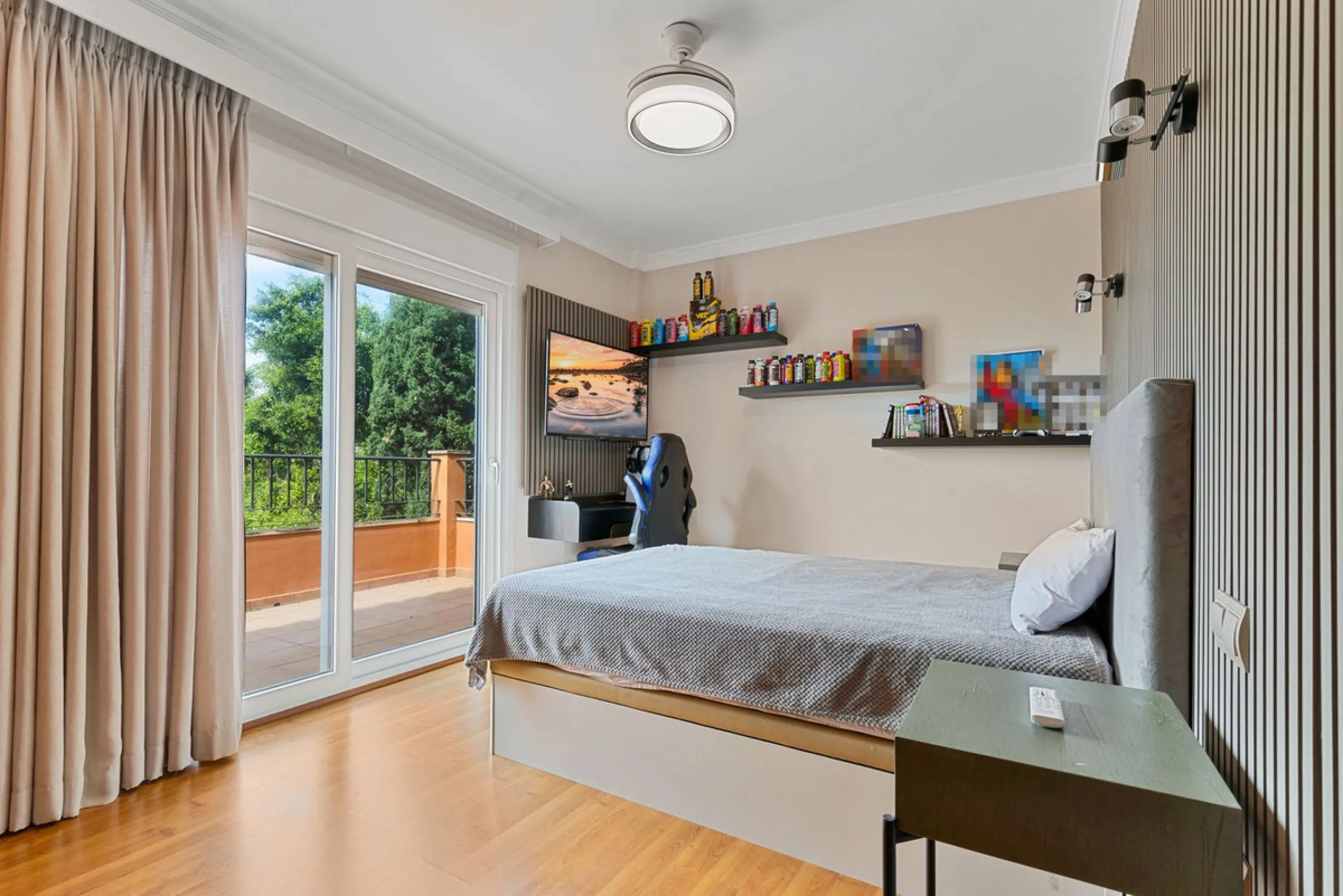 House - Detached Villa в продаже в Benalmadena, Málaga. В доме 6 спален и 5 ванных комнат. Площадь дома 658 м². Площадь участка 1510 м²