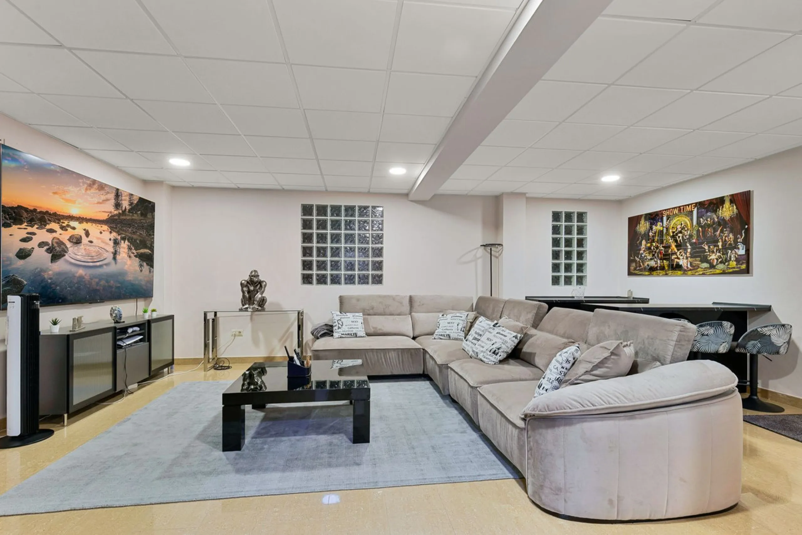House - Detached Villa в продаже в Benalmadena, Málaga. В доме 6 спален и 5 ванных комнат. Площадь дома 658 м². Площадь участка 1510 м²