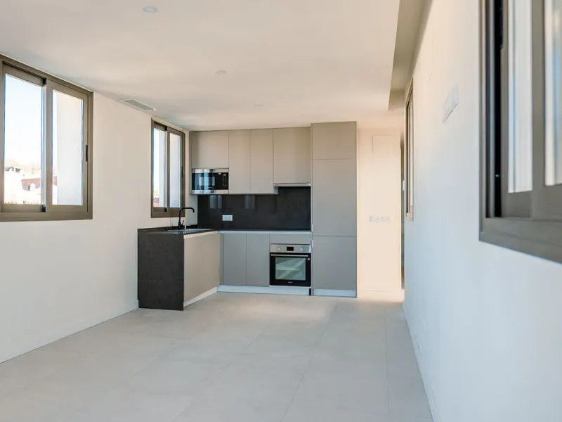 (This is a Resale Unit of a new development)