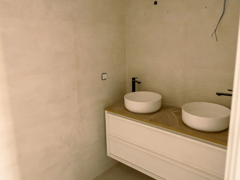 (This is a Resale Unit of a new development)