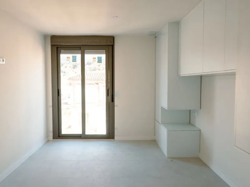 (This is a Resale Unit of a new development)