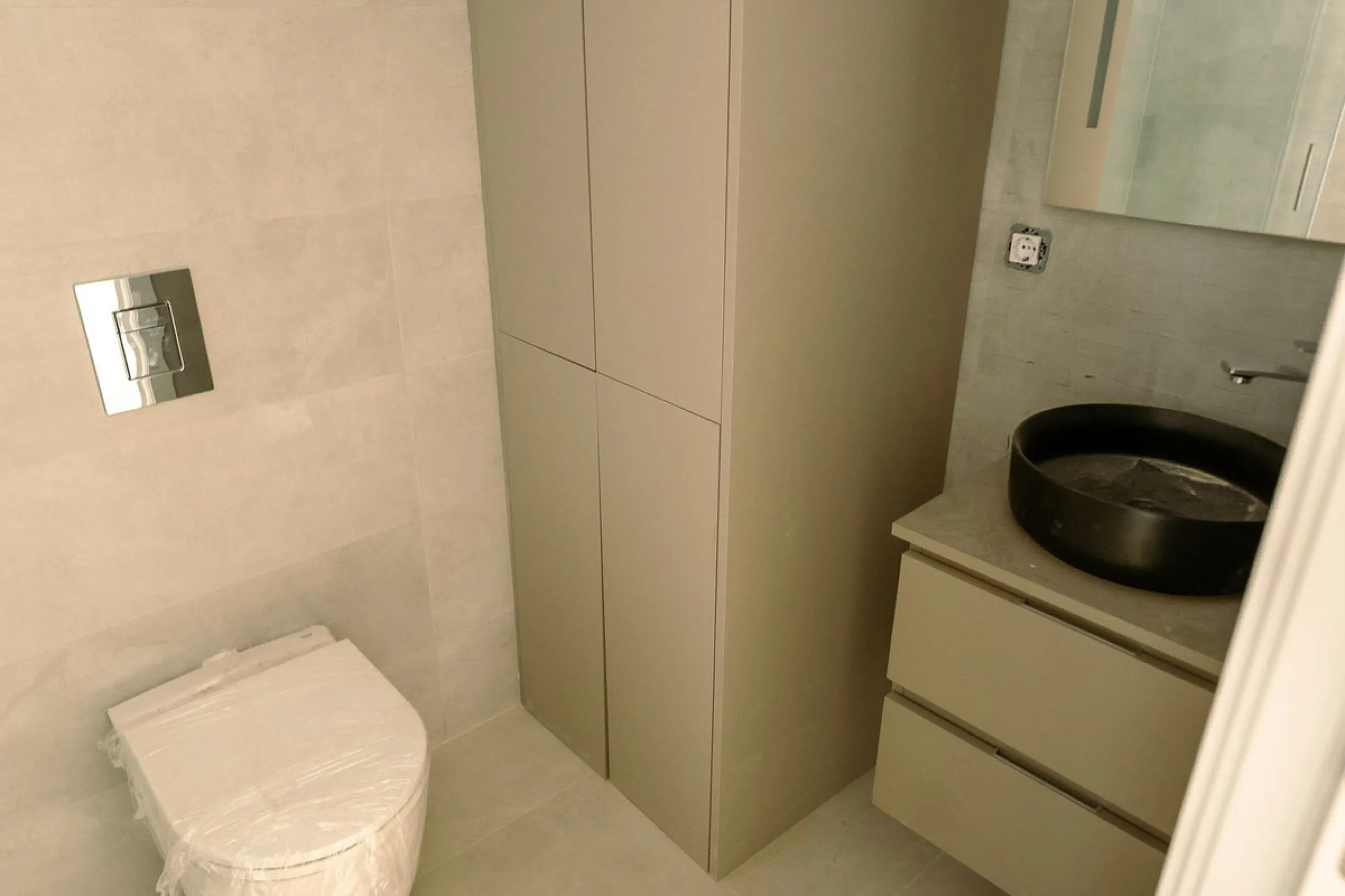 (This is a Resale Unit of a new development)