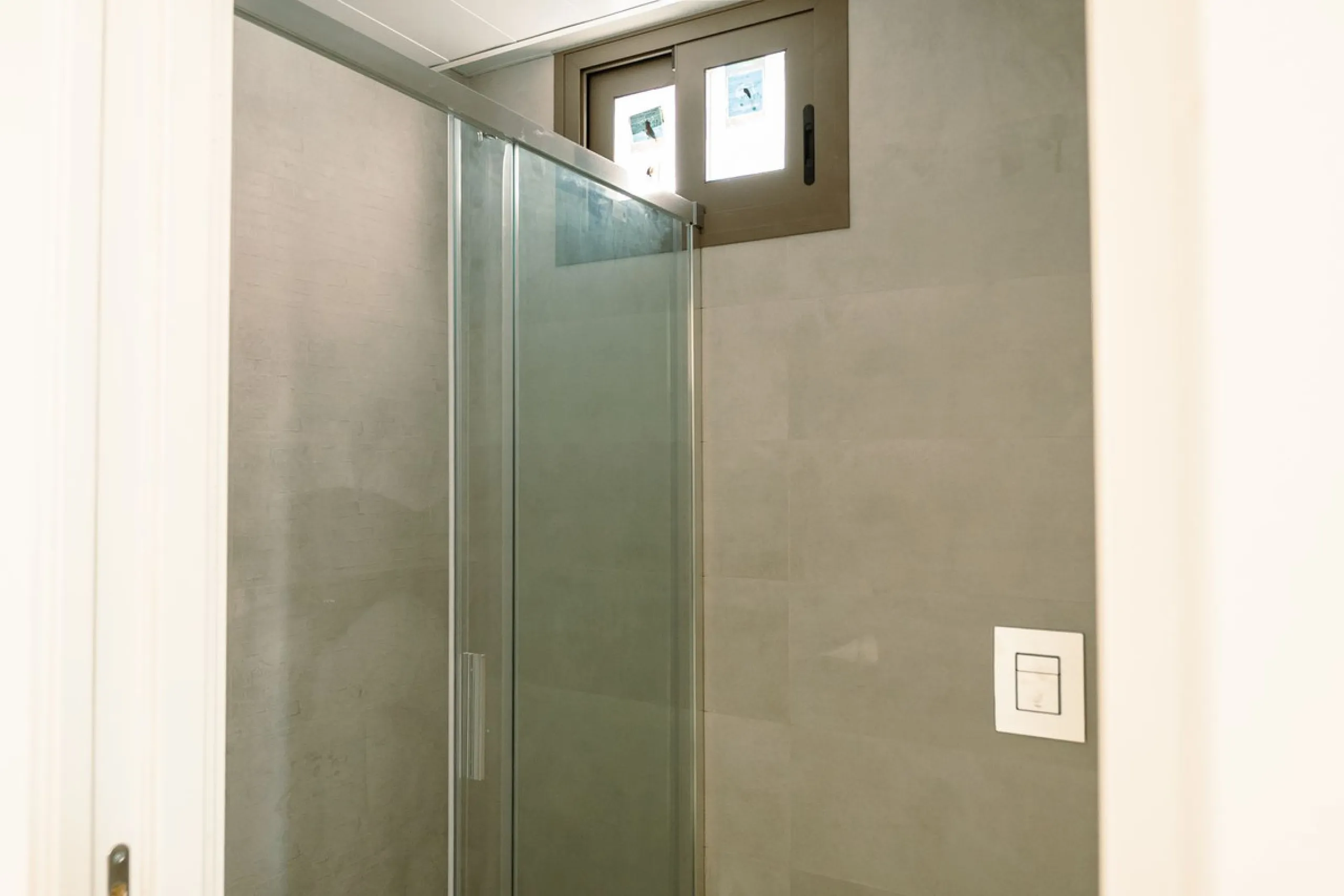 (This is a Resale Unit of a new development)