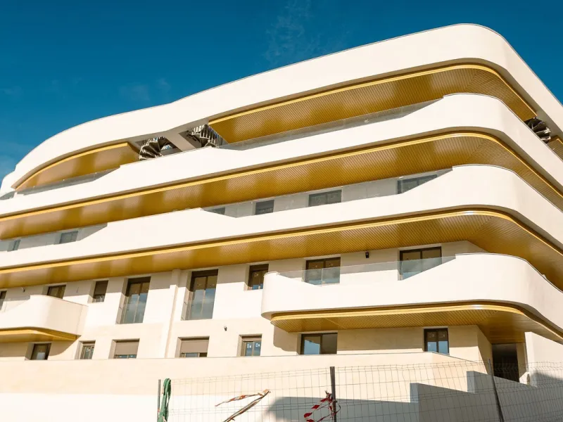 (This is a Resale Unit of a new development)