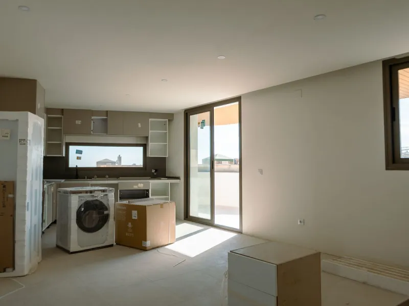 (This is a Resale Unit of a new development)