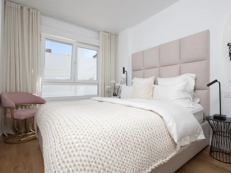 Price reduced by €70,000 - great deal! Location location location!