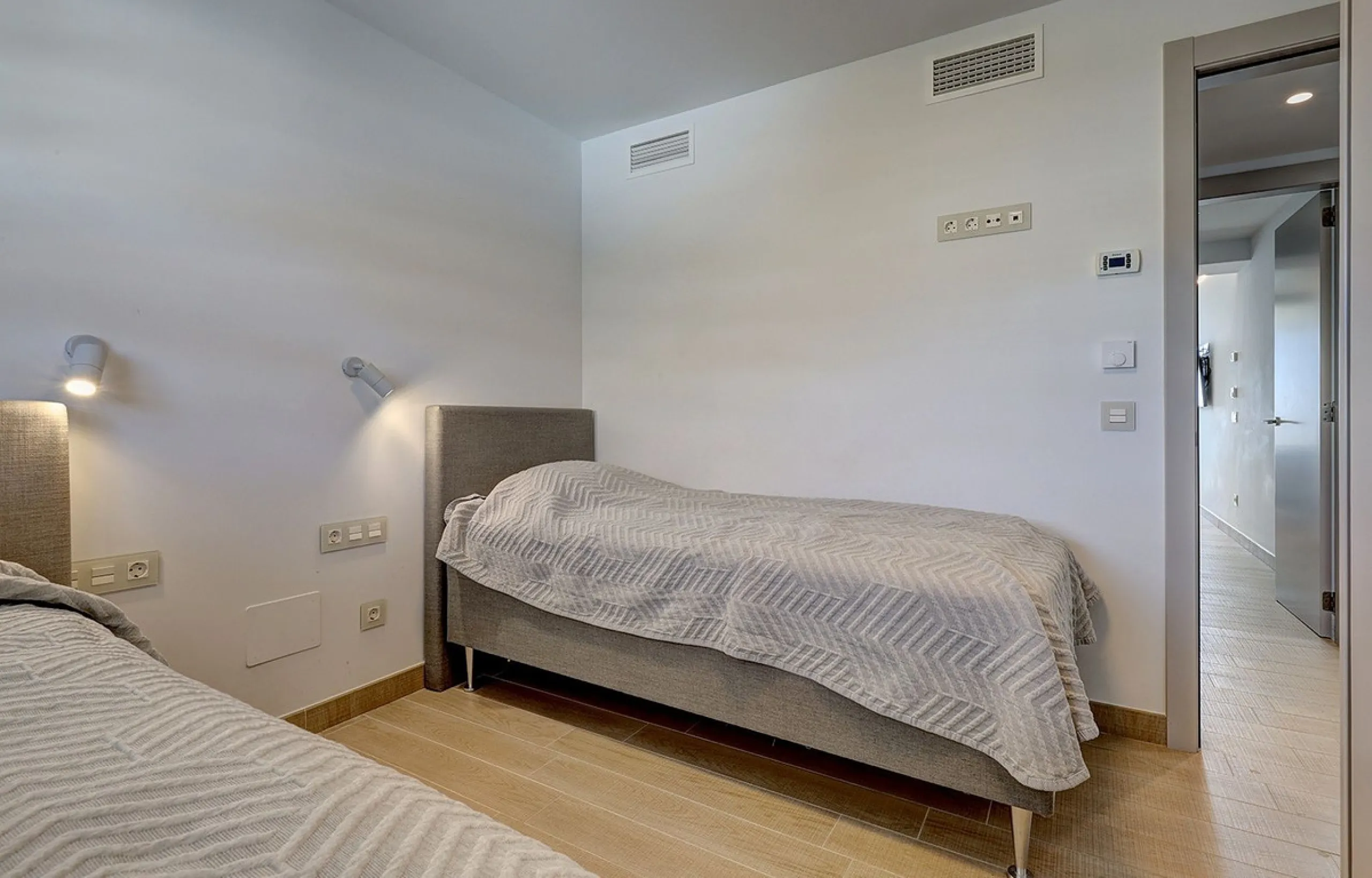 Apartment - Middle Floor Apartment в продаже в Fuengirola, Málaga. В доме 2 спален и 2 ванных комнат. Площадь дома 83 м²