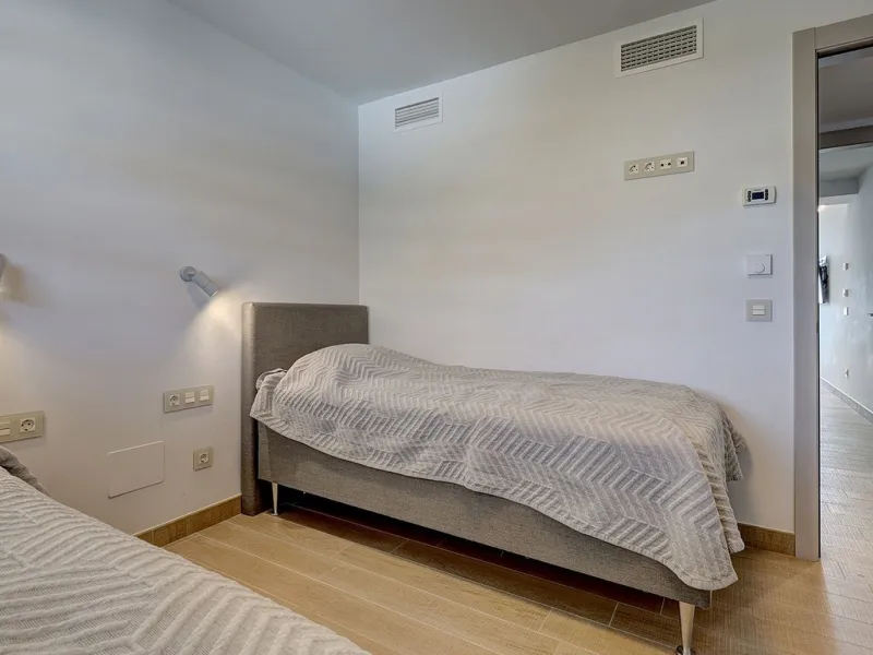 Apartment - Middle Floor Apartment в продаже в Fuengirola, Málaga. В доме 2 спален и 2 ванных комнат. Площадь дома 83 м²