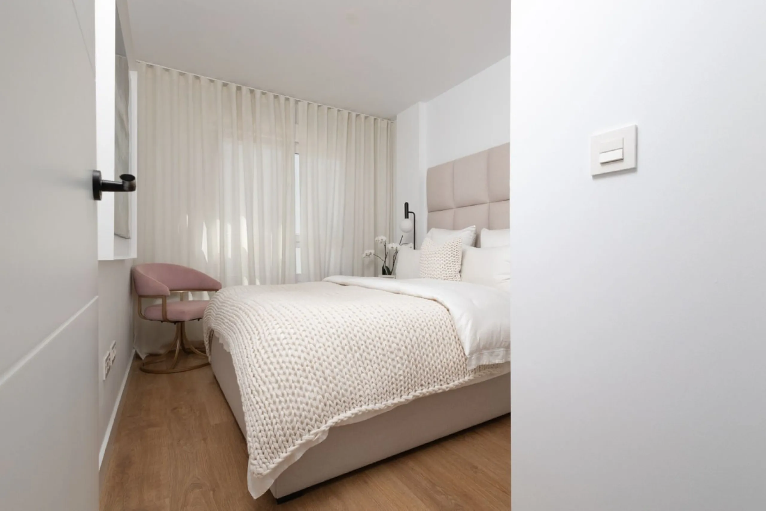 Price reduced by €70,000 - great deal! Location location location!