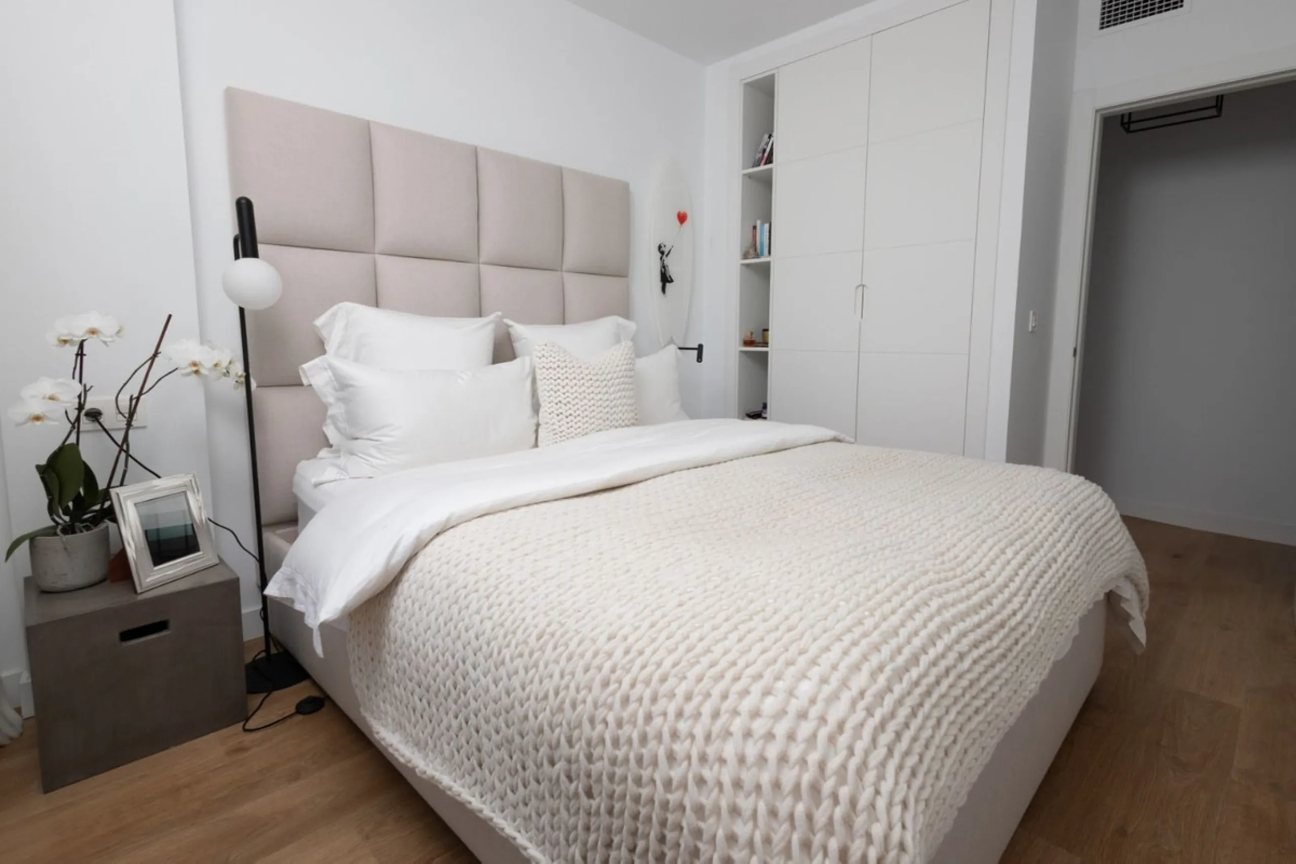 Price reduced by €70,000 - great deal! Location location location!