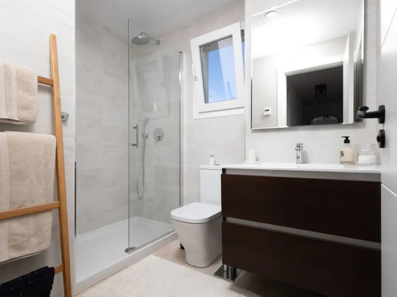 Price reduced by €70,000 - great deal! Location location location!