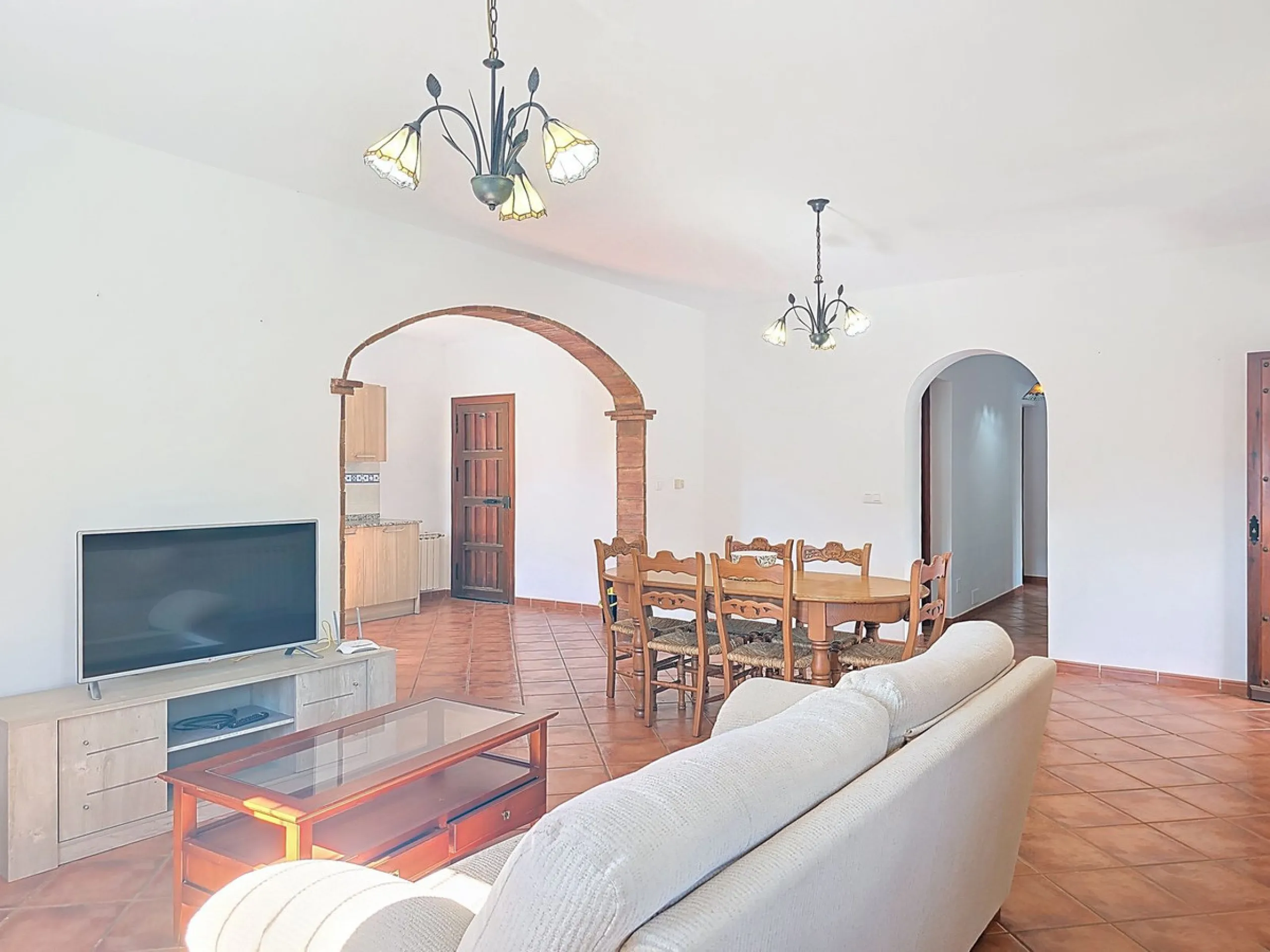 Country Villa with Pool, Garden & Breathtaking Mountain Views – Near Árchez, Málaga