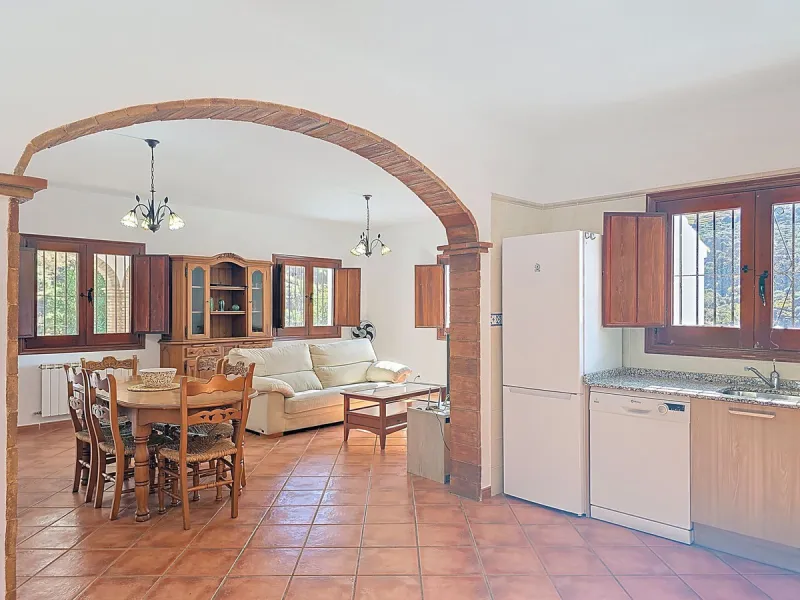 Country Villa with Pool, Garden & Breathtaking Mountain Views – Near Árchez, Málaga
