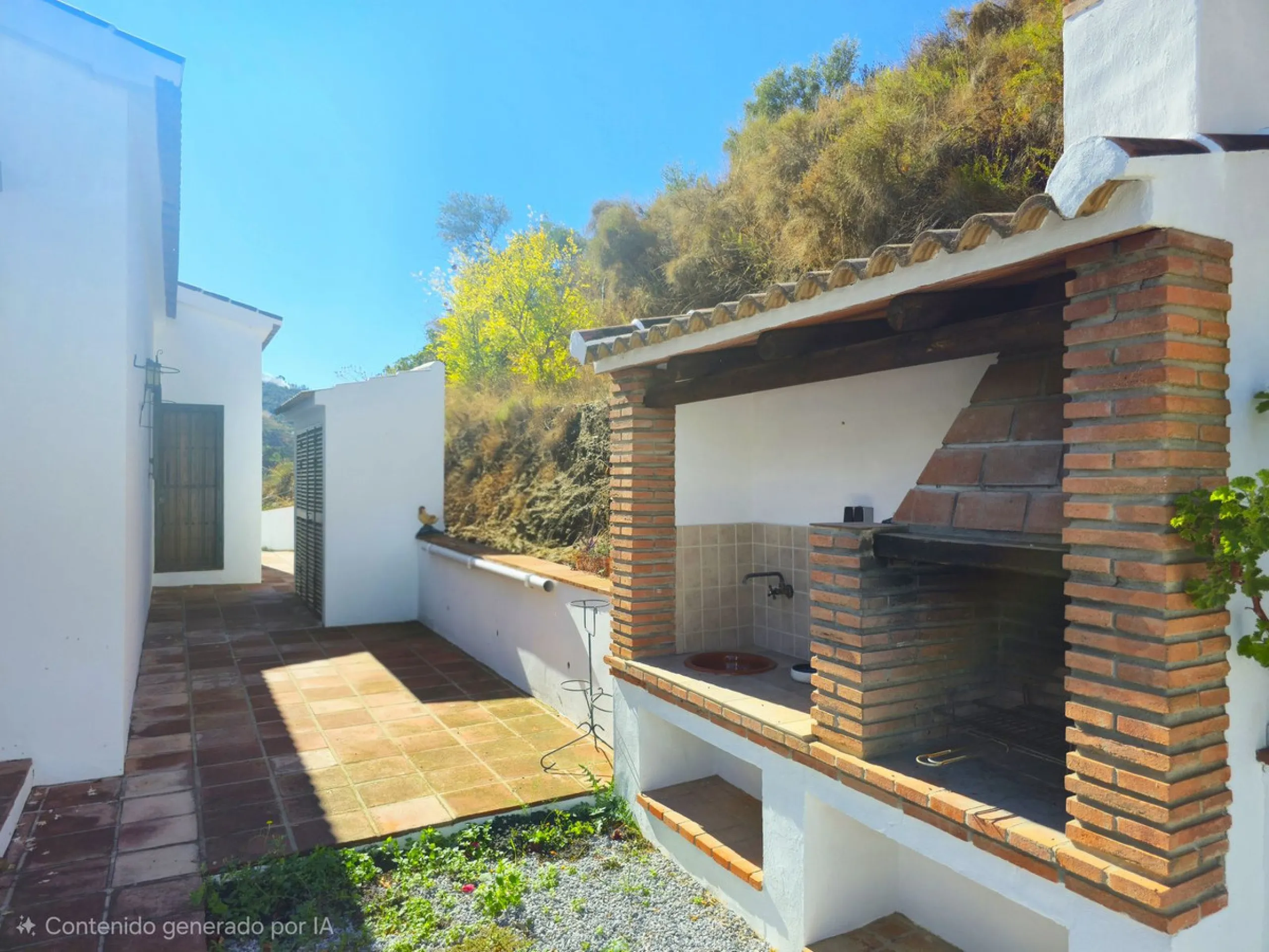 Country Villa with Pool, Garden & Breathtaking Mountain Views – Near Árchez, Málaga