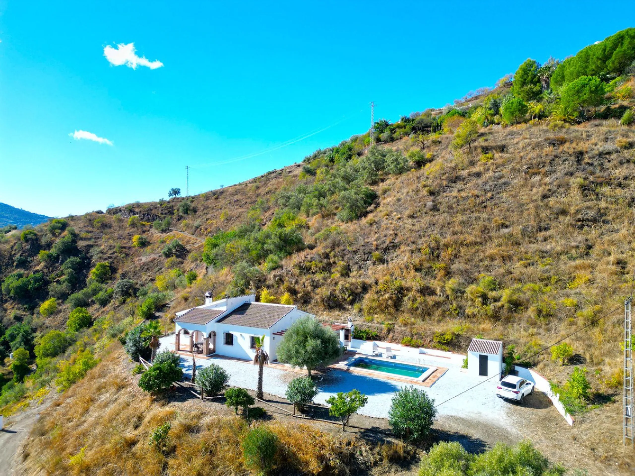 Country Villa with Pool, Garden & Breathtaking Mountain Views – Near Árchez, Málaga