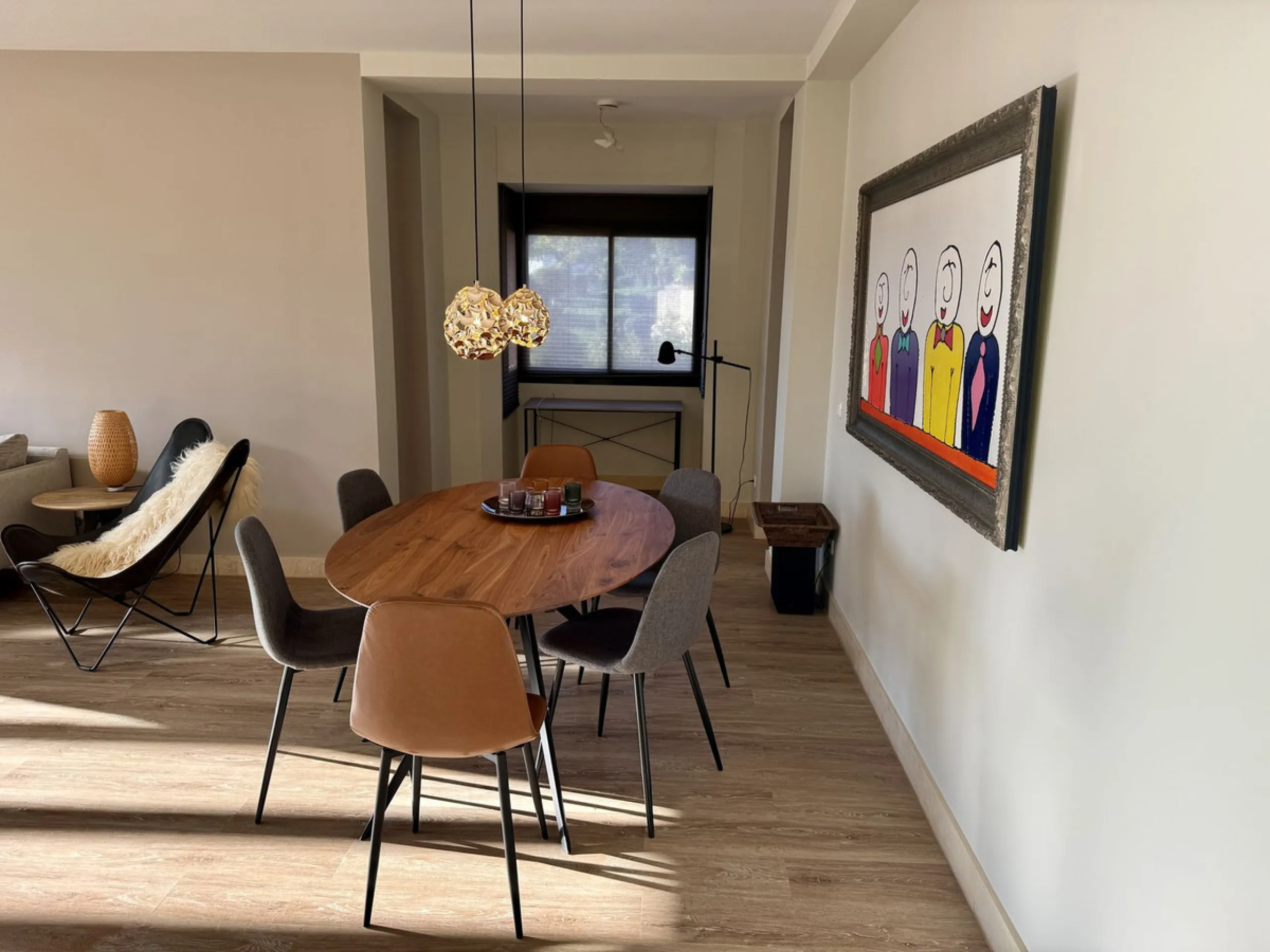 This 3 bedroom luxury duplex penthouse in the sought after urbanisation of Capanes del Golf has one of the best locations within the development.